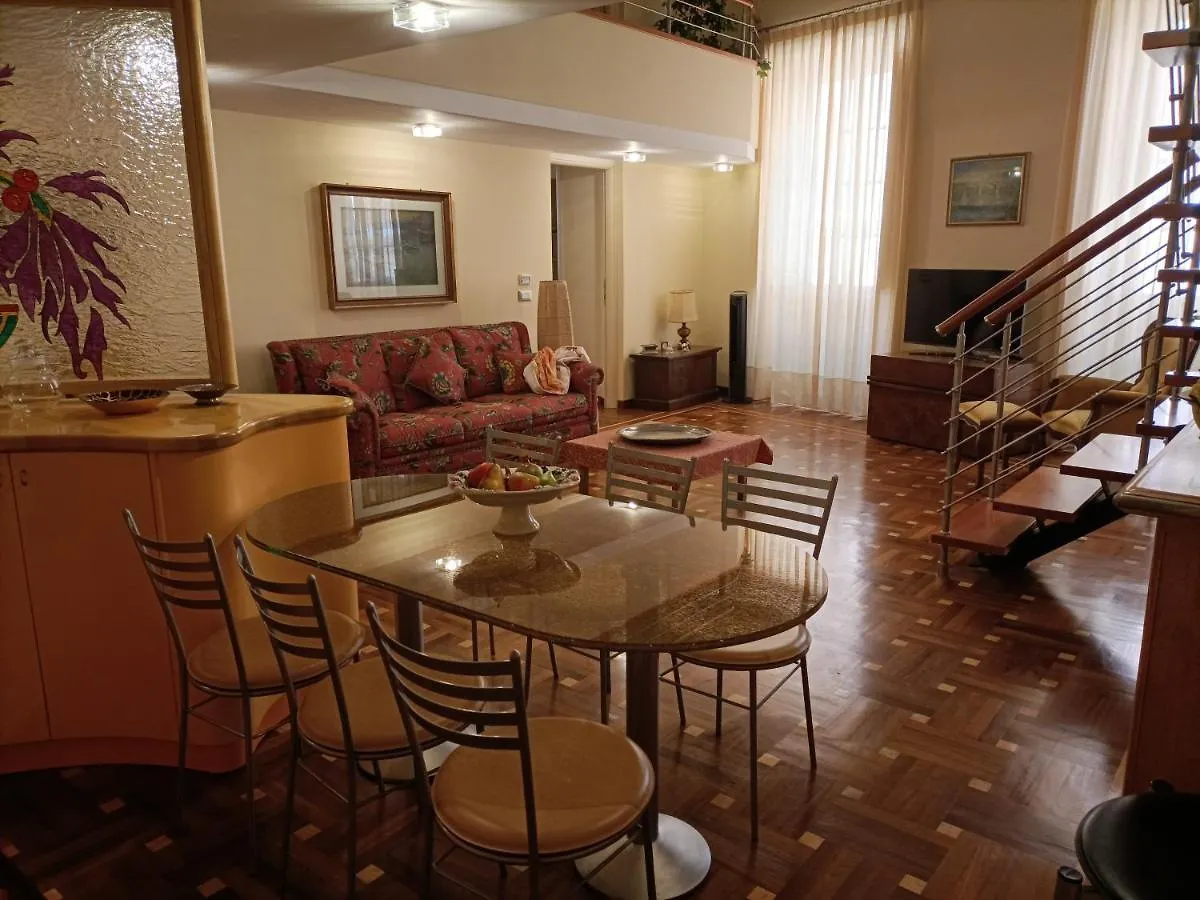 Casa Alexandra In Centro E A Pochi Passi Dal Mare Apartment Imperia