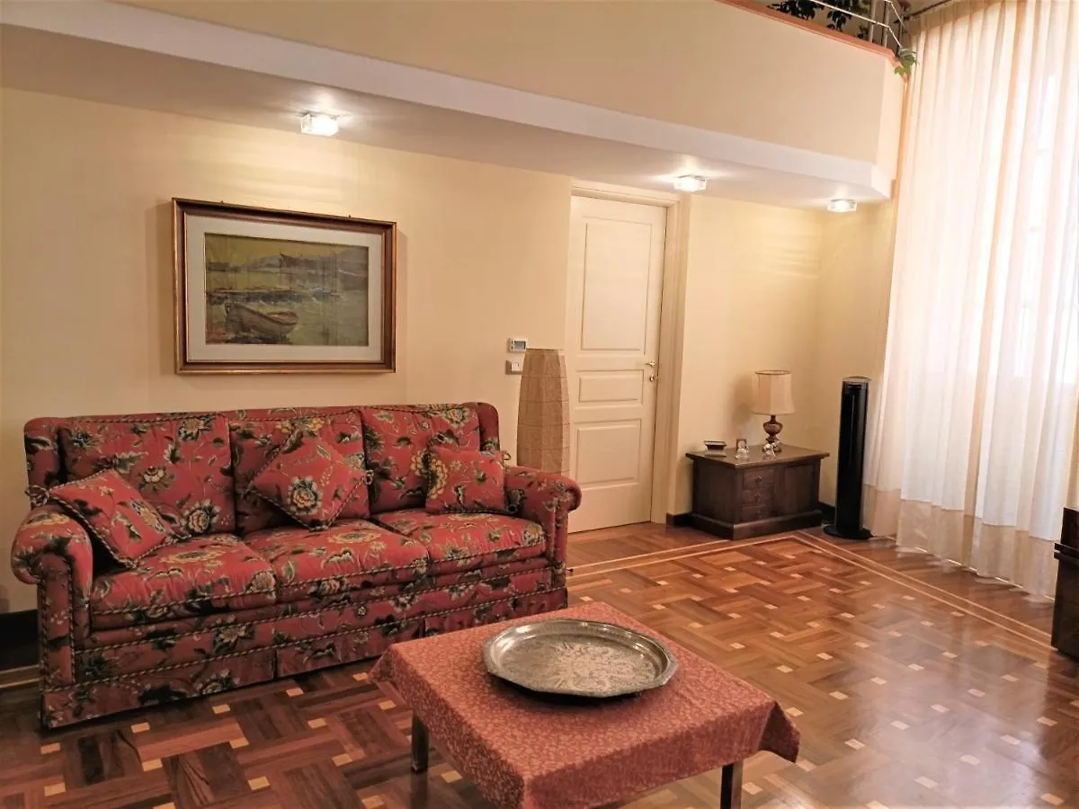 Casa Alexandra In Centro E A Pochi Passi Dal Mare Apartment Imperia Italy